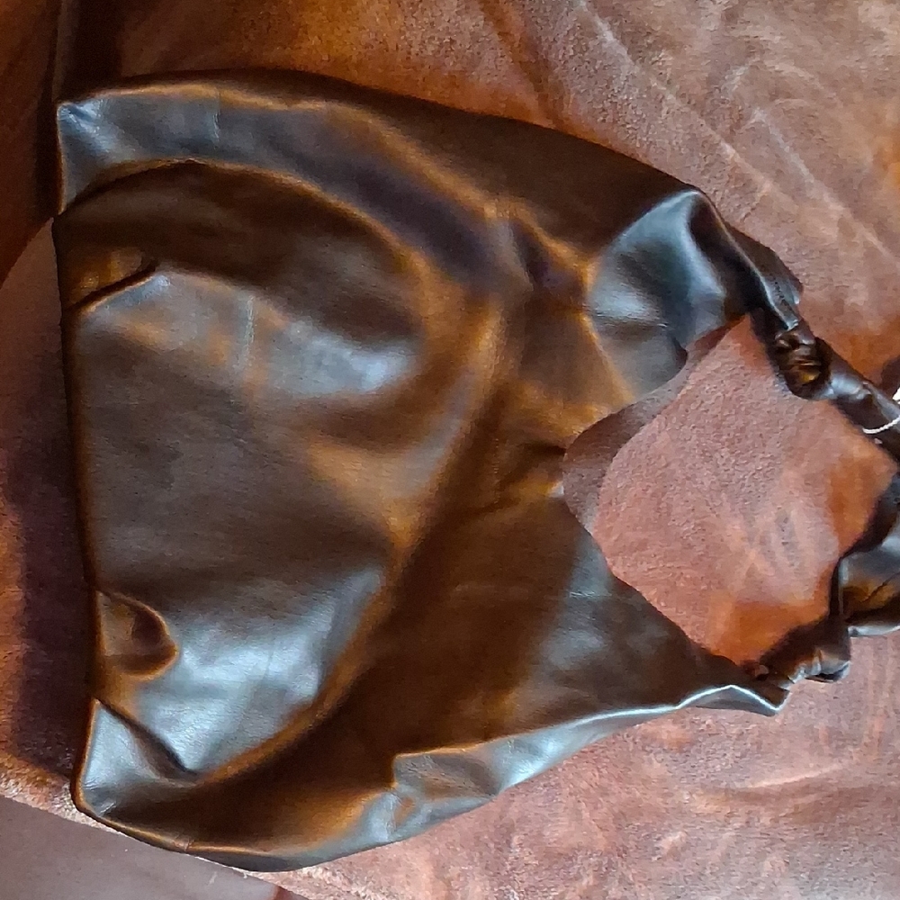 Elegant Black Leather Women's Bag